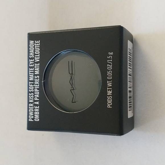 MAC Good Jeans Powder Kiss Soft Matte Eyeshadow - Picture 6 of 7